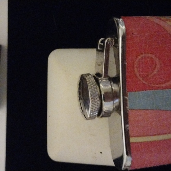 mod floral print design Lifepod mini flask - Picture 3 of 5